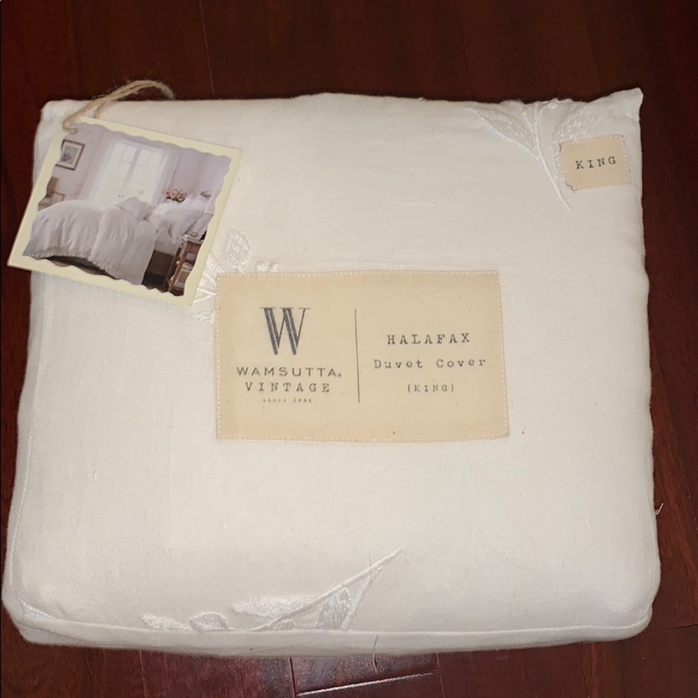 bed bath & beyond “halafax” king duvet cover NWT